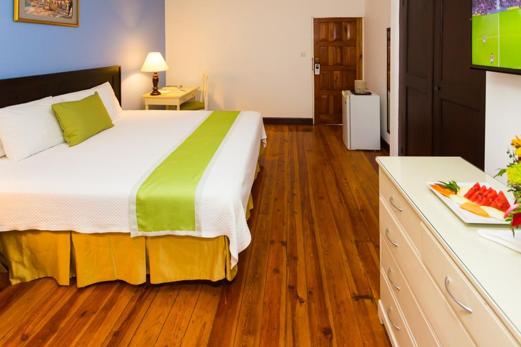 Hotel The Liguanea Club Kingston Esterno foto