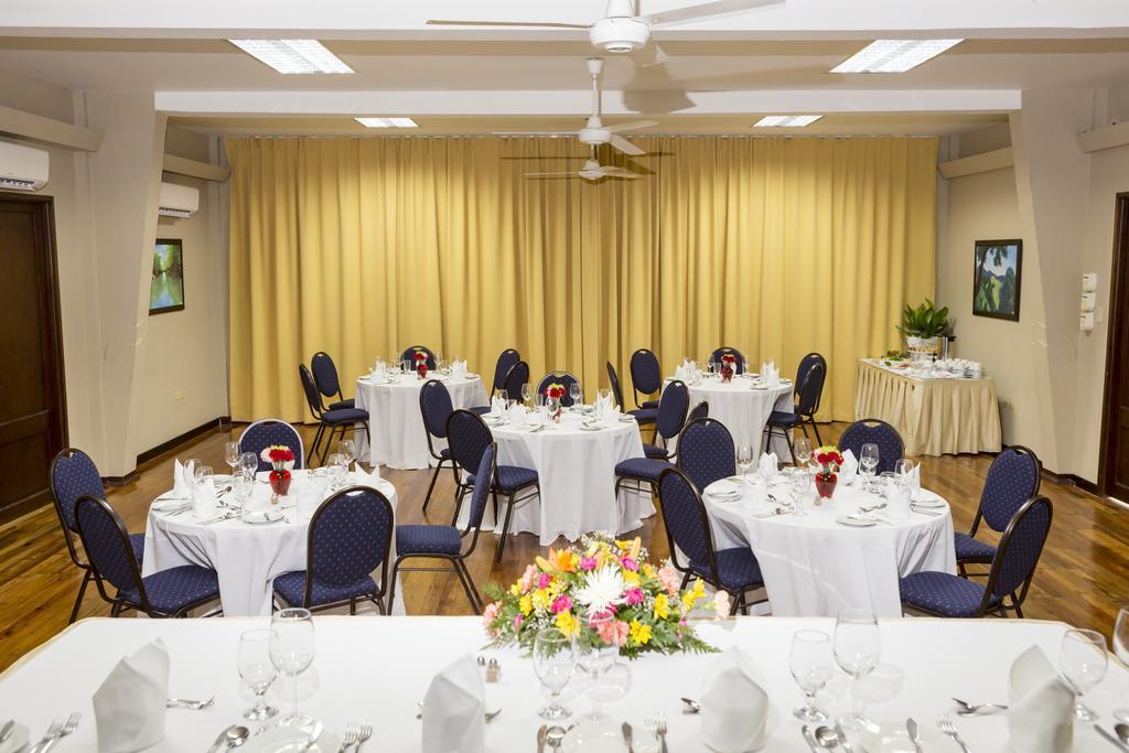 Hotel The Liguanea Club Kingston Esterno foto